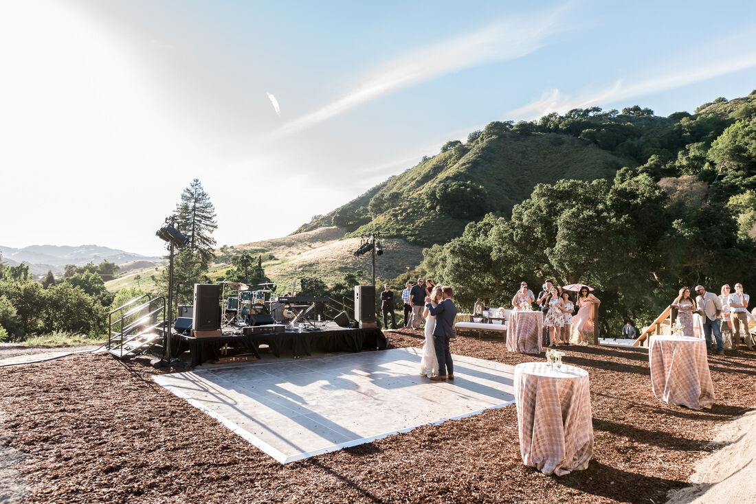 A Rustic, Romantic Wedding at a Private Property in Moraga planning and design by Wedding Planner, Events by Pins & Petals, photography by Kate Kelly PhotographyPicture