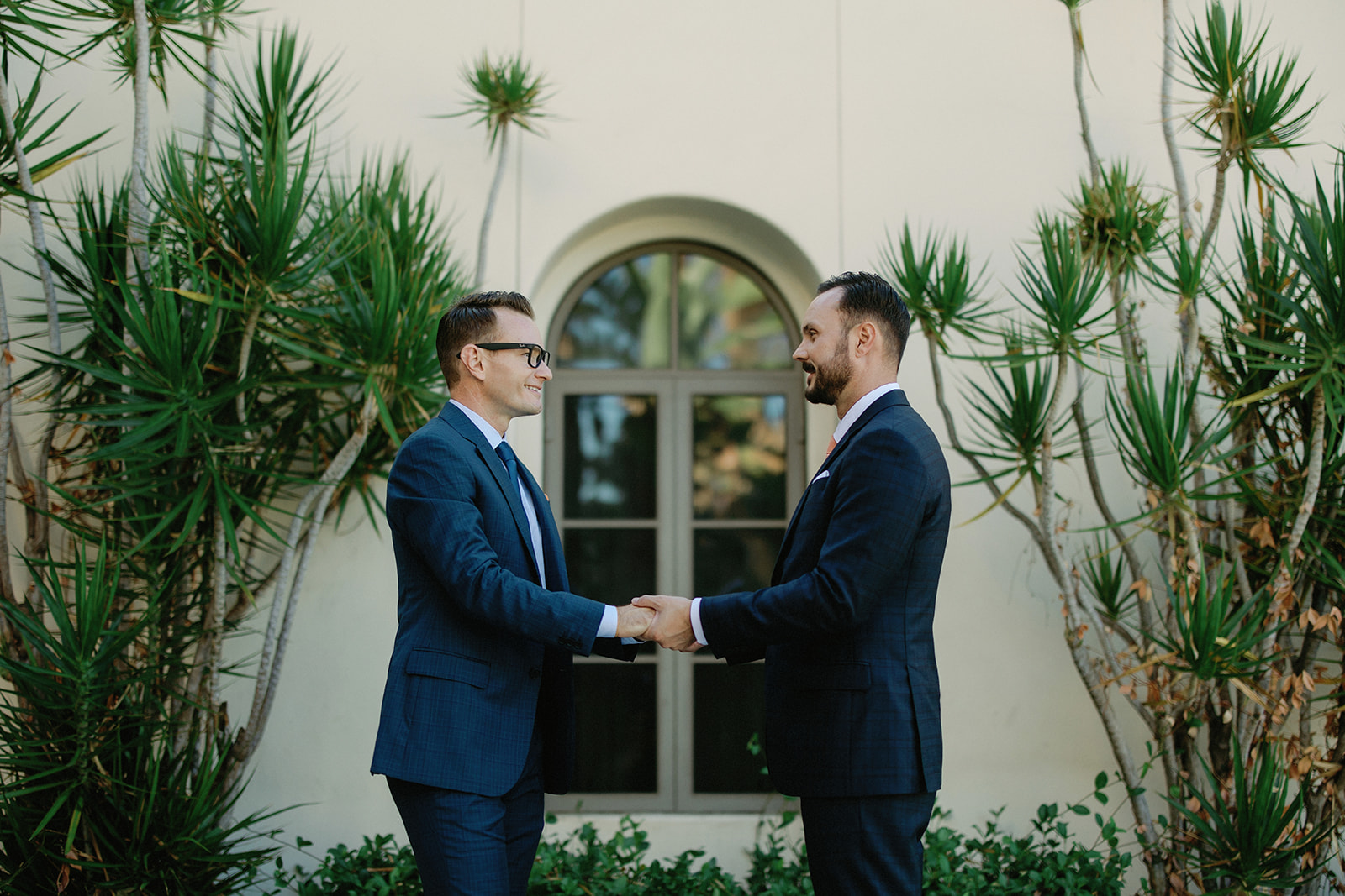 Jeffrey & Jonathan’s Backyard Wedding: A Mid-Century Modern Gem